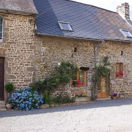 Beautiful 3-Bed Cottage In Passais-Villages Saint-Simeon  Bagian luar foto